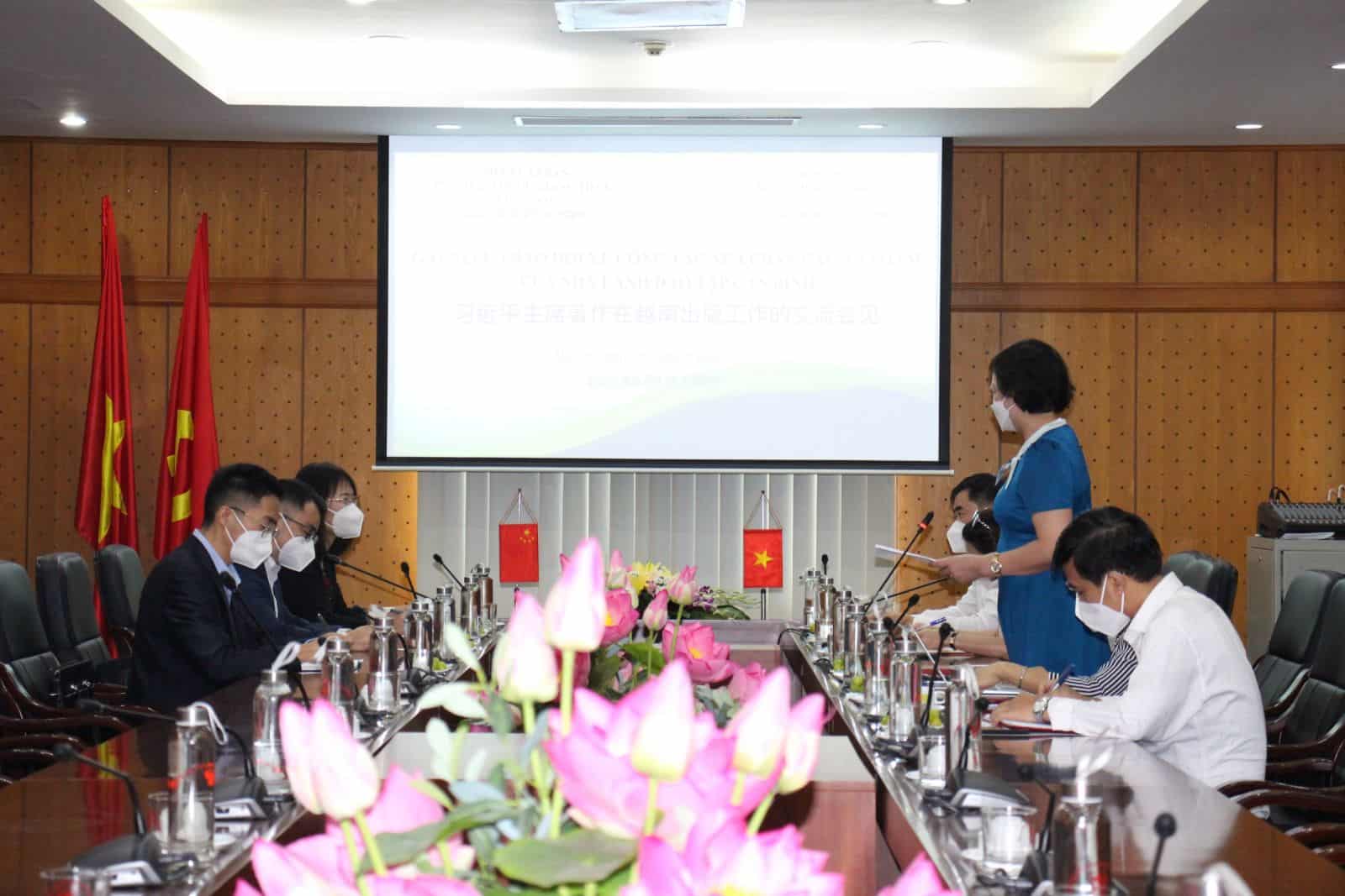 Đón Đoàn công tác Đại sứ quán nước Cộng hòa nhân dân Trung Hoa tại Việt Nam thăm và làm việc tại Nhà xuất bản